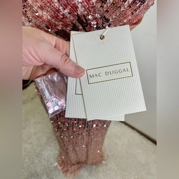 NWT Mac Duggal Faux Wrap Sequin Embellished Cut Out Back Sleeveless size 4 #5390 - Picture 3 of 10